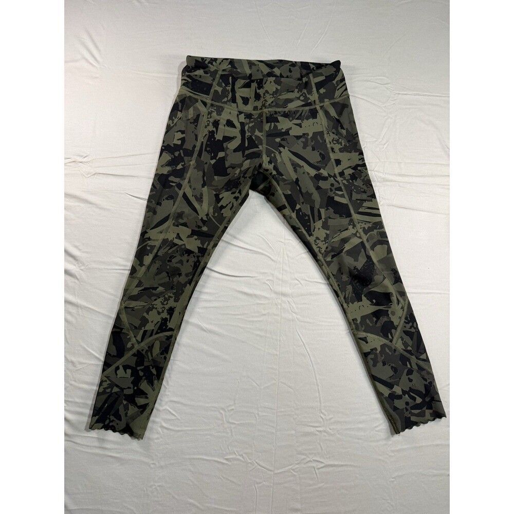 Lululemon Camo Leggings Women’s 10 – Scalloped Hem – Athletic Gym Yoga Pants
